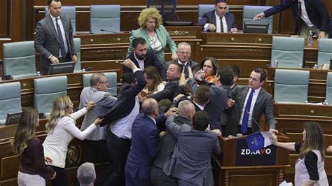 Kosovo PM Kurti Egged in Parliament Amid Political Crisis