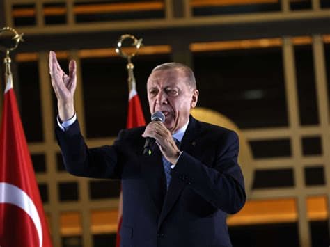 Erdoğan Dismisses Governor After Cycling Outfit Criticism