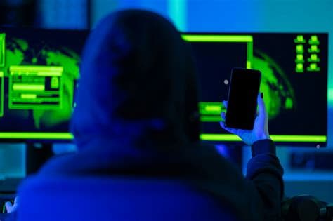 Online ads weaponised to deliver ‘zero-click’ spyware, researchers say