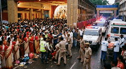 Tragedy in Kolkata: Deadly Stampede During Festive Celebrations Leaves 17 Dead
