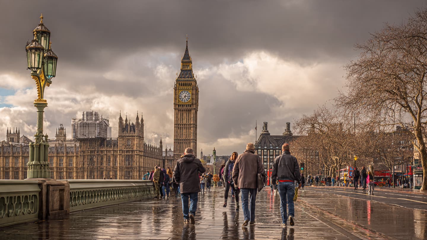 The World Returns Slowly to England’s Old Roads and Historic Corners