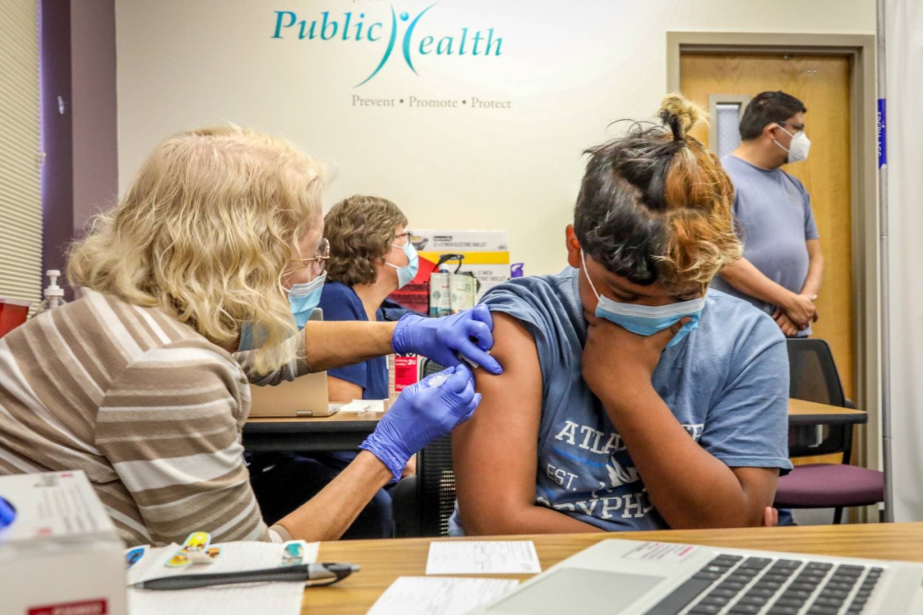 Colorado Reports First Child Death from COVID-19 This Season Amid Low Vaccination Rates and Changes to Required Shots