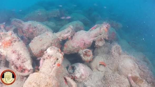  2,100-Year-Old Roman Shipwreck Loaded With Hundreds of Amphorae Found off Sicily