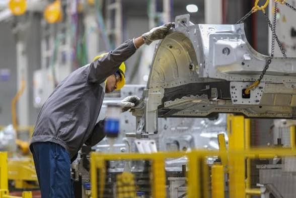 India Set to Approve Geely-Backed Investment as China Ties Thaw