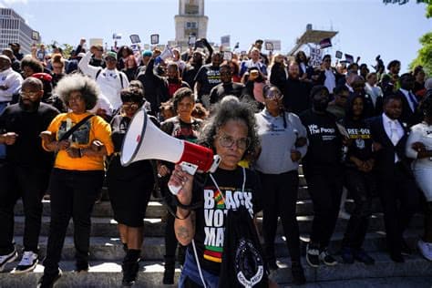 Black Voters Are ‘Prepared to Make Noise’ Against ‘Jim Crow’ Voting Maps
