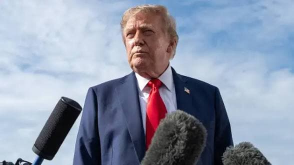 Trump Weighs Limited Strikes on Iran to Curb Attacks in Strait of Hormuz
