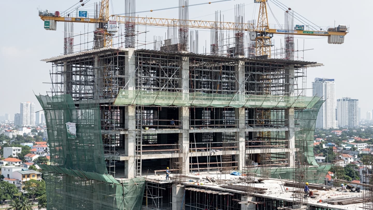 Construction Tragedy In Da Nang: Two Dead After Fatal Fall From Height Today Morning