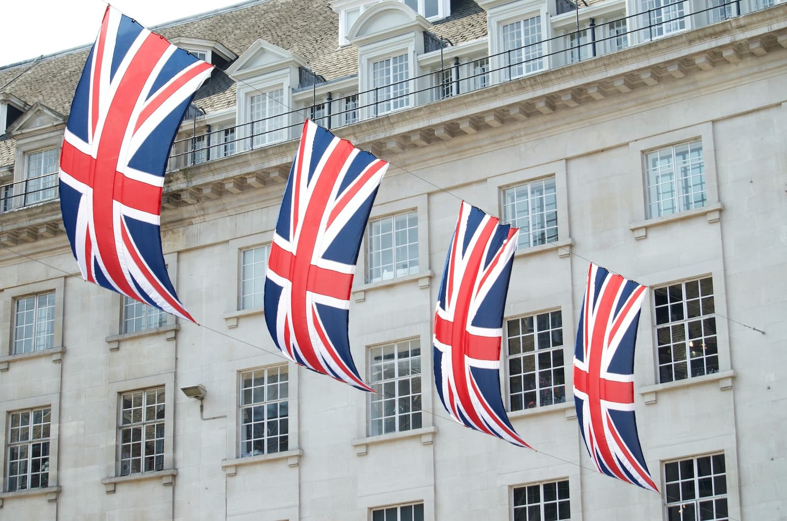 BlackRock, Goldman Sachs and JPMorgan Join UK Treasury Tokenization Initiative