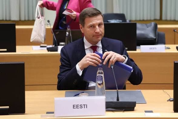 Estonia’s Defence Minister Resigns After Failed €70 Million Shell Deal