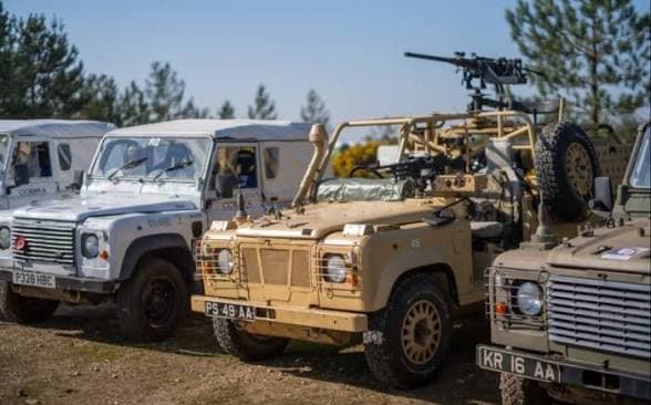 Land Rover Enters Competition to Build the Army’s Next 4x4