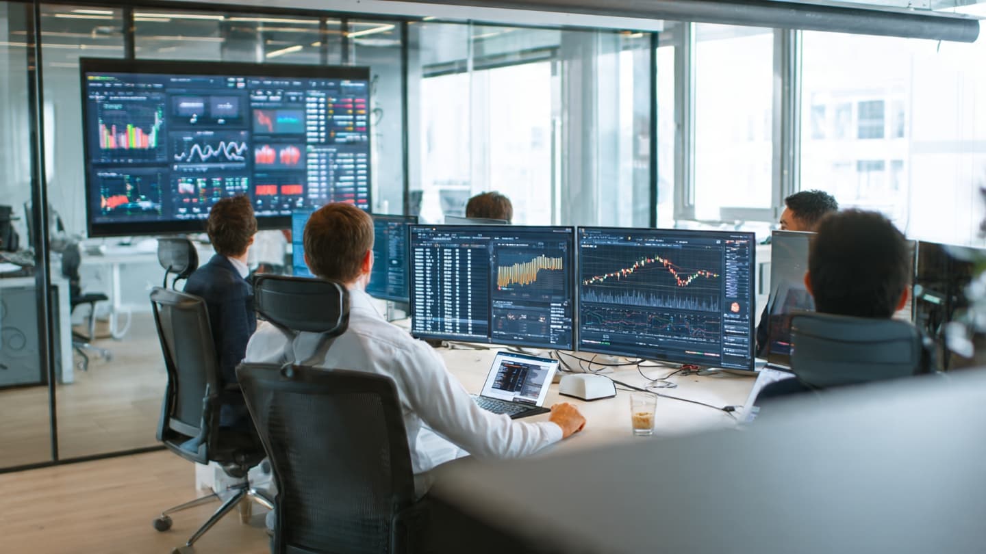 When Numbers Meet Tomorrow: Quiet Expectations Gather Across Markets Beneath the Season of Corporate Earnings Together