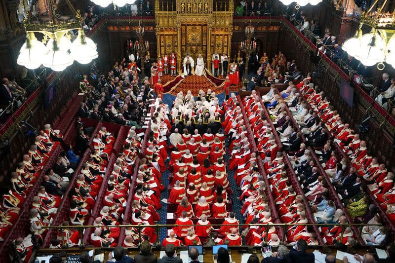 UK’s Starmer Faces Biggest Challenge Yet as Resignation Threat Overshadows King’s Speech