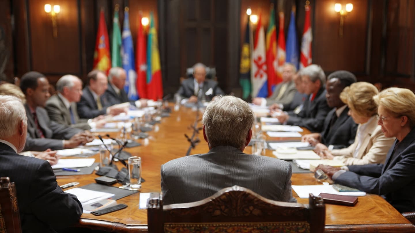 A Quiet Diplomatic Shift Echoes Across the Desert Horizon