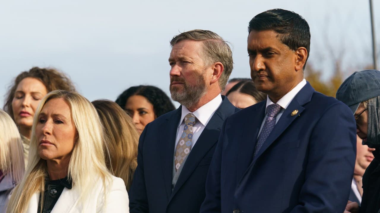 US Lawmakers Threaten Legal Action Against Pam Bondi Over Unreleased Epstein Material