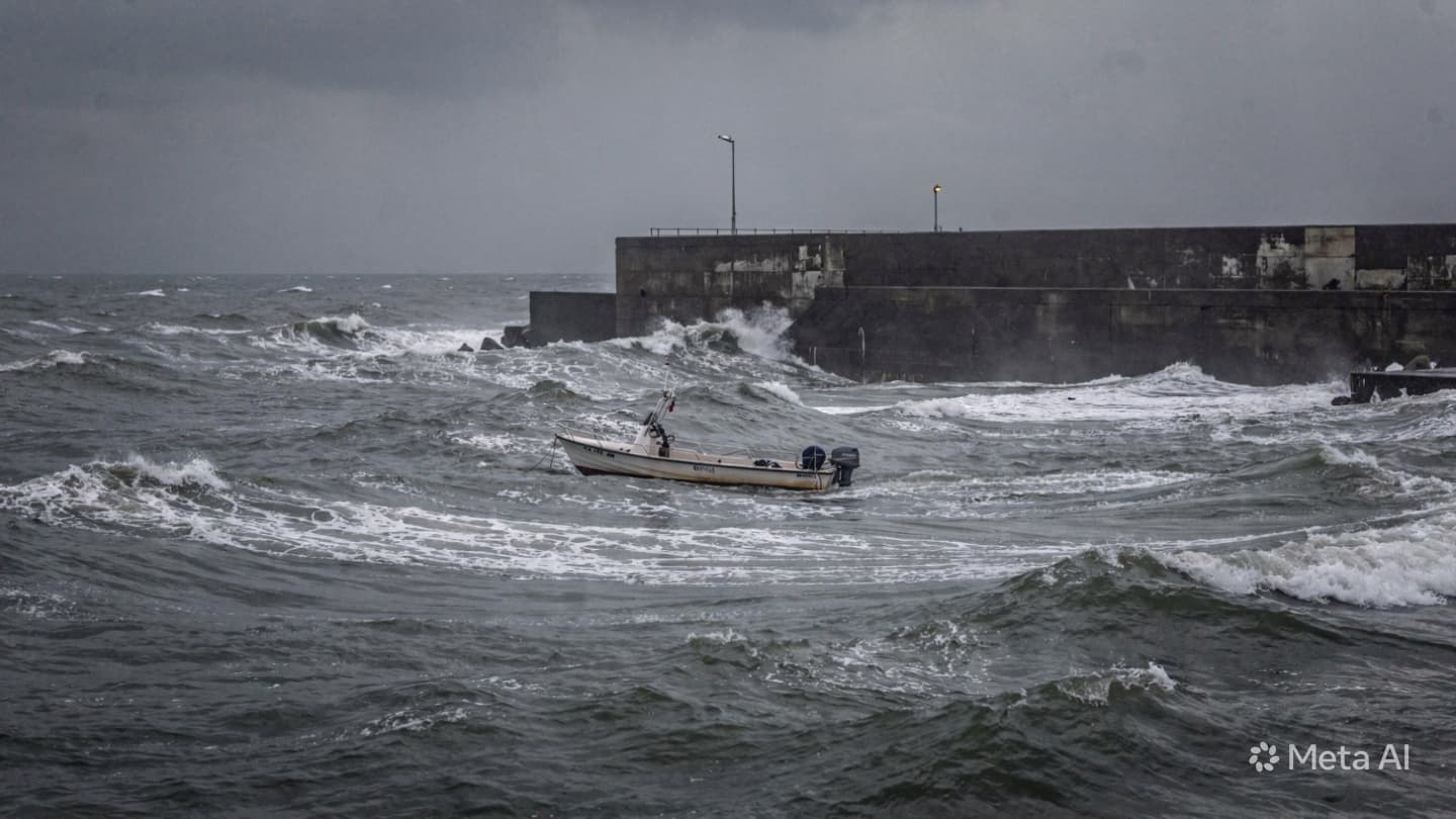 Between the White Foam and the Guarded Quay: A Dawn of Capsized Recreational Vessels