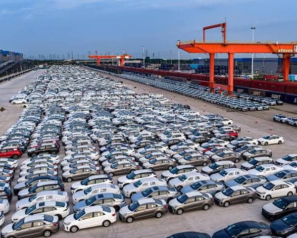 China’s monthly car exports top 1m for first time as overall trade soars
