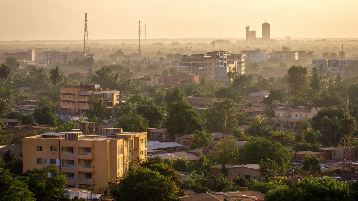 In the Stillness Before Arrival: Mali’s Capital and the Distance That Suddenly Grows