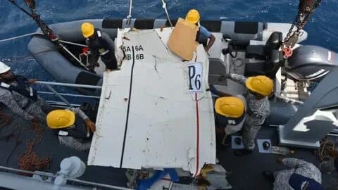 Cargo plane wreckage found off Pakistan's coast as search continues for 5 missing crew