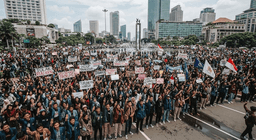 Unrest in Jakarta: Massive Student Protests Erupt Over Rising Economic and Political Grievances