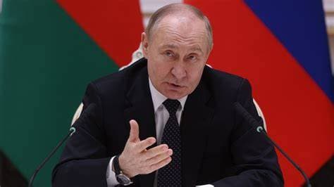 Putin, Lukashenko hold talks on Friday at tense point in Ukraine war