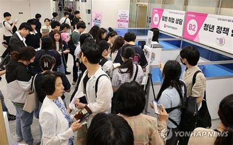 Young South Koreans Seek Jobs in Japan as Hiring at Home Stalls