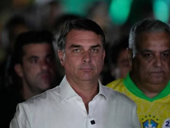 Brazil’s Flávio Bolsonaro and Family to Receive U.S. Visas After Election Loss, State Department Says