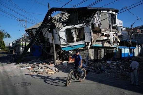 Colombia Earthquake Live Updates: Rescuers Search for Missing After Strong Quake Kills More Than 100