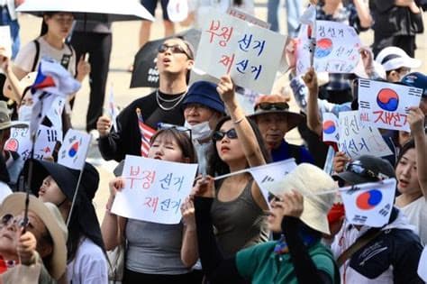 1 in 10 South Koreans in Their 20s and 30s Has a Migrant Background