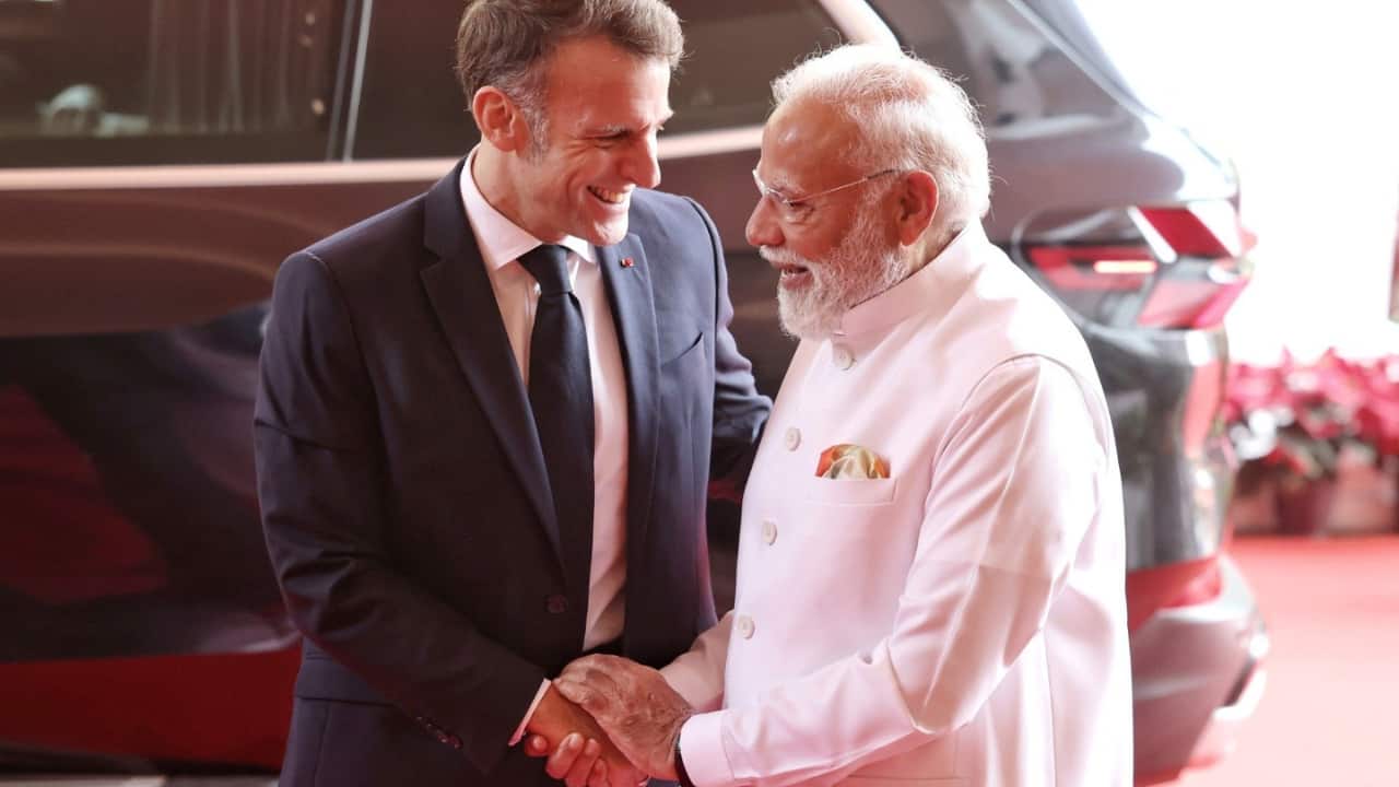 PM Modi Says India-France to Manufacture First Helicopter Flying to the Heights of Mount Everest