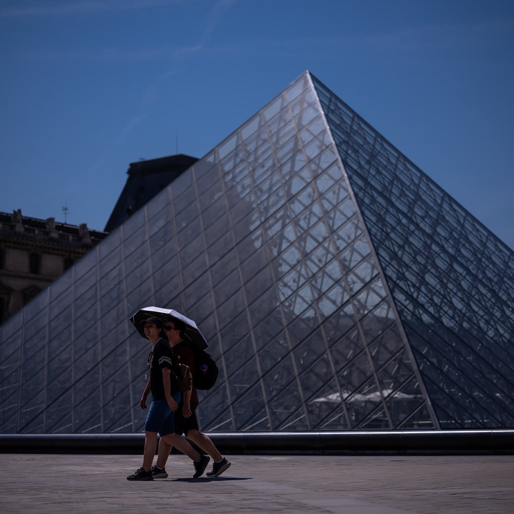 France Reports Around 1,000 Heatwave Deaths as Extreme Temperatures Raise Health Concerns