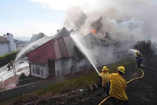 New Southern California Wildfire Explodes in Size, Burning Multiple Homes
