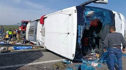 Tour Bus Collides with Truck in Turkey, Killing 11 and Injuring 27