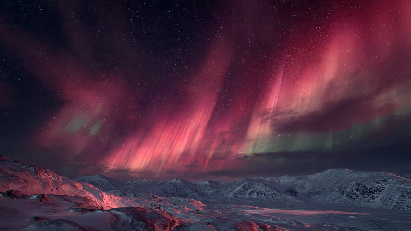 Above Earth’s Horizon, the Sky Revealed an Unusual Crimson Light