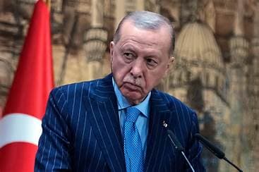 Turkish comedian sent to jail to await trial on charges of insulting Erdogan