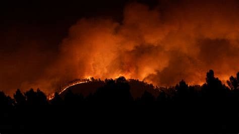More than 250,000 people flee their homes in France and Spain as wildfires burn