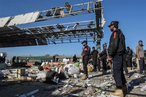 Suicide Bomber Kills At Least 14 in Pakistan, BBC Reports