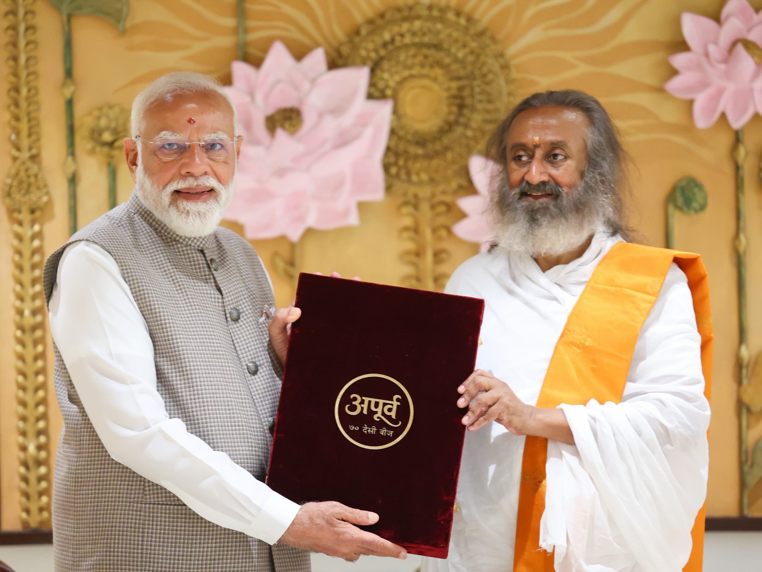 Modi And Sri Sri Ravi Shankar’s Powerful Meeting Sparks Massive Conversation Across India
