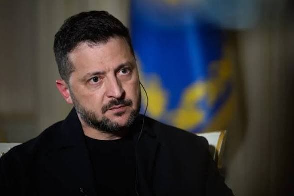 Zelensky Warns China Is Helping Russia Develop a Starlink Rival