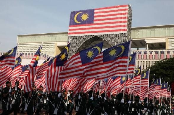 Malaysia Enforces Ban on Social Media Accounts for Children Younger Than 16