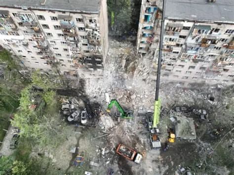 Russian Missile Hits Kyiv Residential Building as Ukraine Reports No Allied Warning