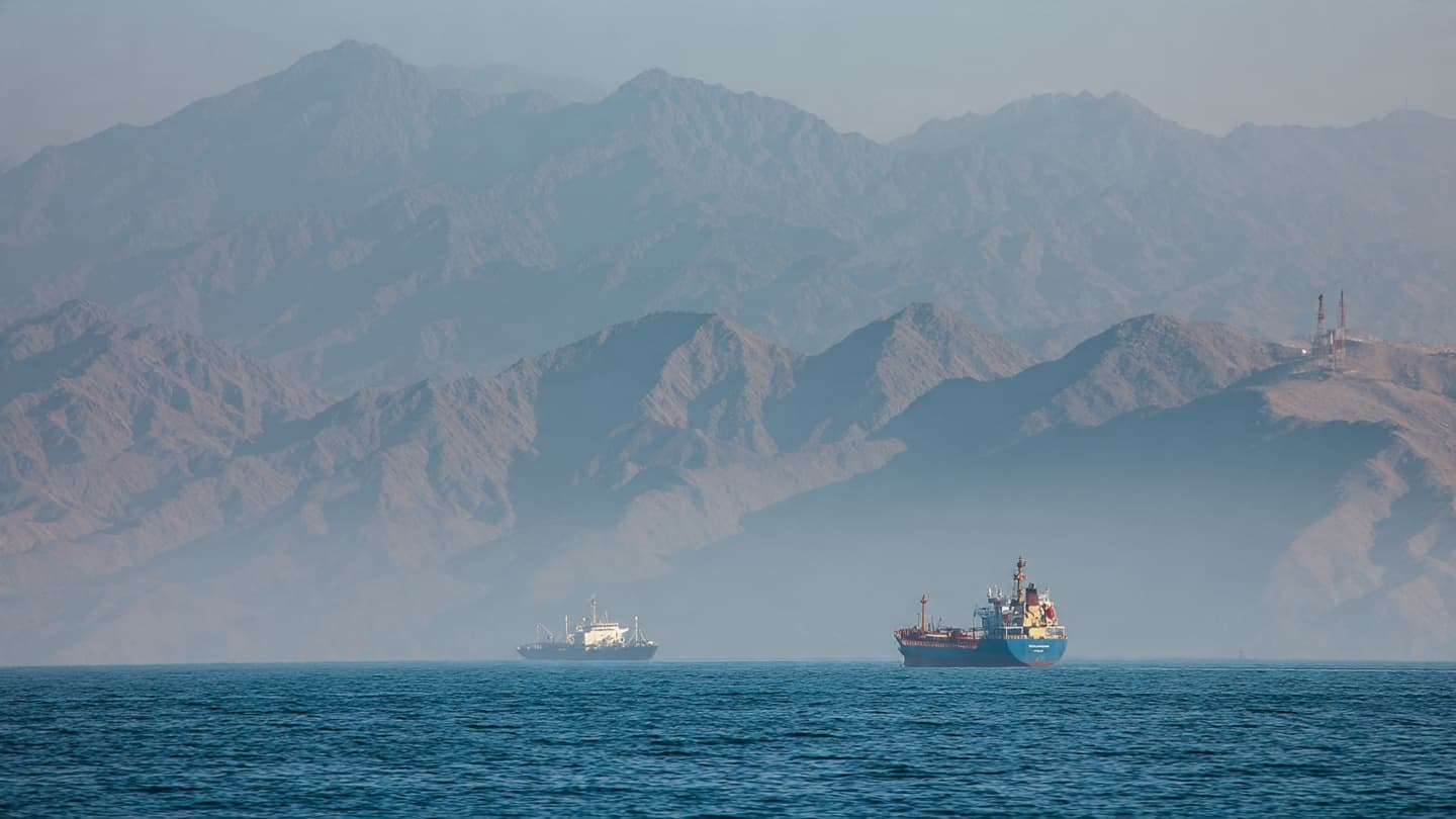 Where Tides Meet Tension: The Gulf Watches as Diplomacy Drifts Offshore