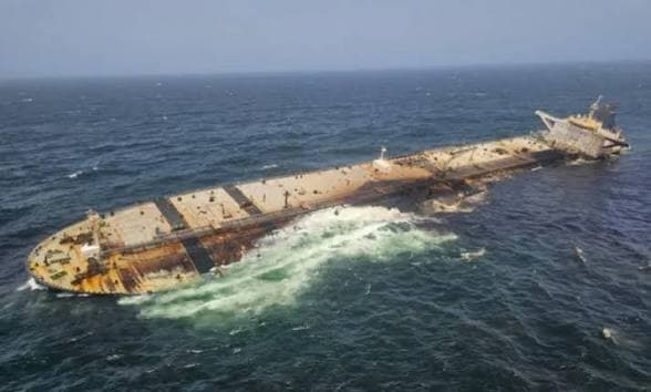 Huge Oil Spill Off the Coast of Oman Expands Sharply, Now Covering Dozens of Square Miles