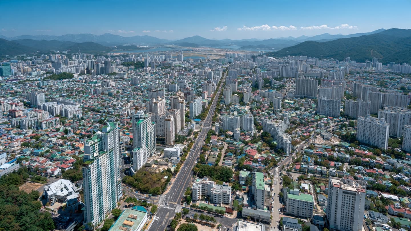 Under a Burning Korean Sky: Cities, Workers, and Families Endure an Extraordinary Wave of Summer Heat