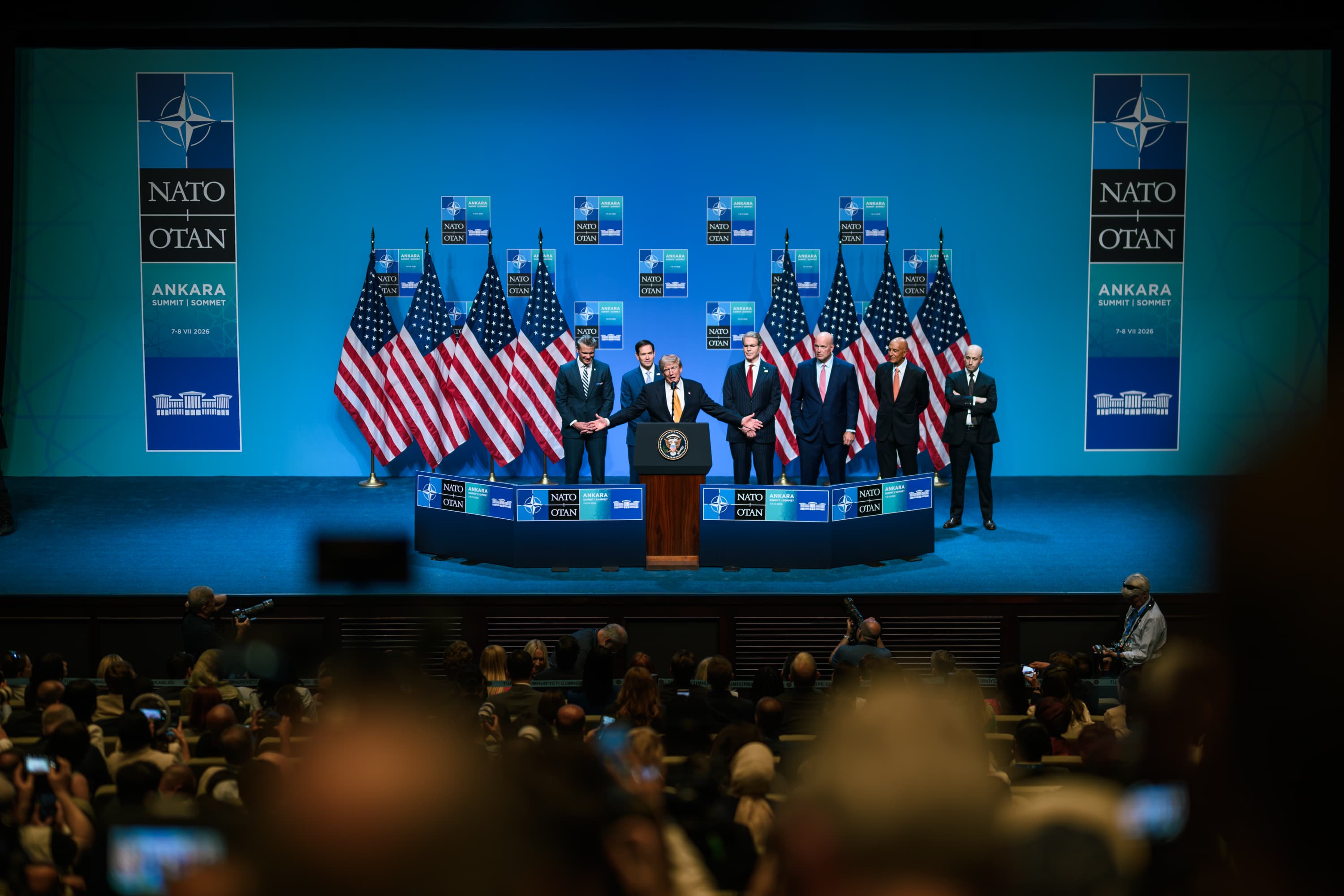 "DADDY'S HOME" POST FROM THE WHITE HOUSE IGNITES SOCIAL MEDIA STORM AND GLOBAL DEBATE