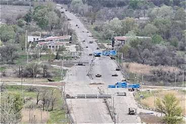 Ukraine Says Russian-Held Oleshky Is a “Death Trap” for Starving Residents