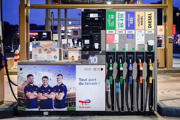 France Moves to Ban Advertising for Fossil Fuels