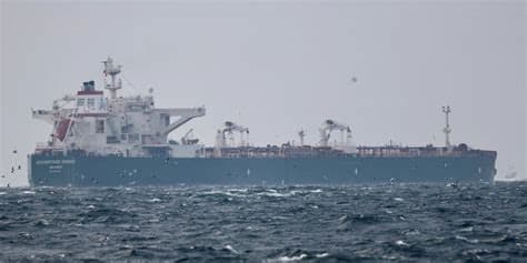 CENTCOM Sinks Iranian Oil Tanker in Gulf of Oman
