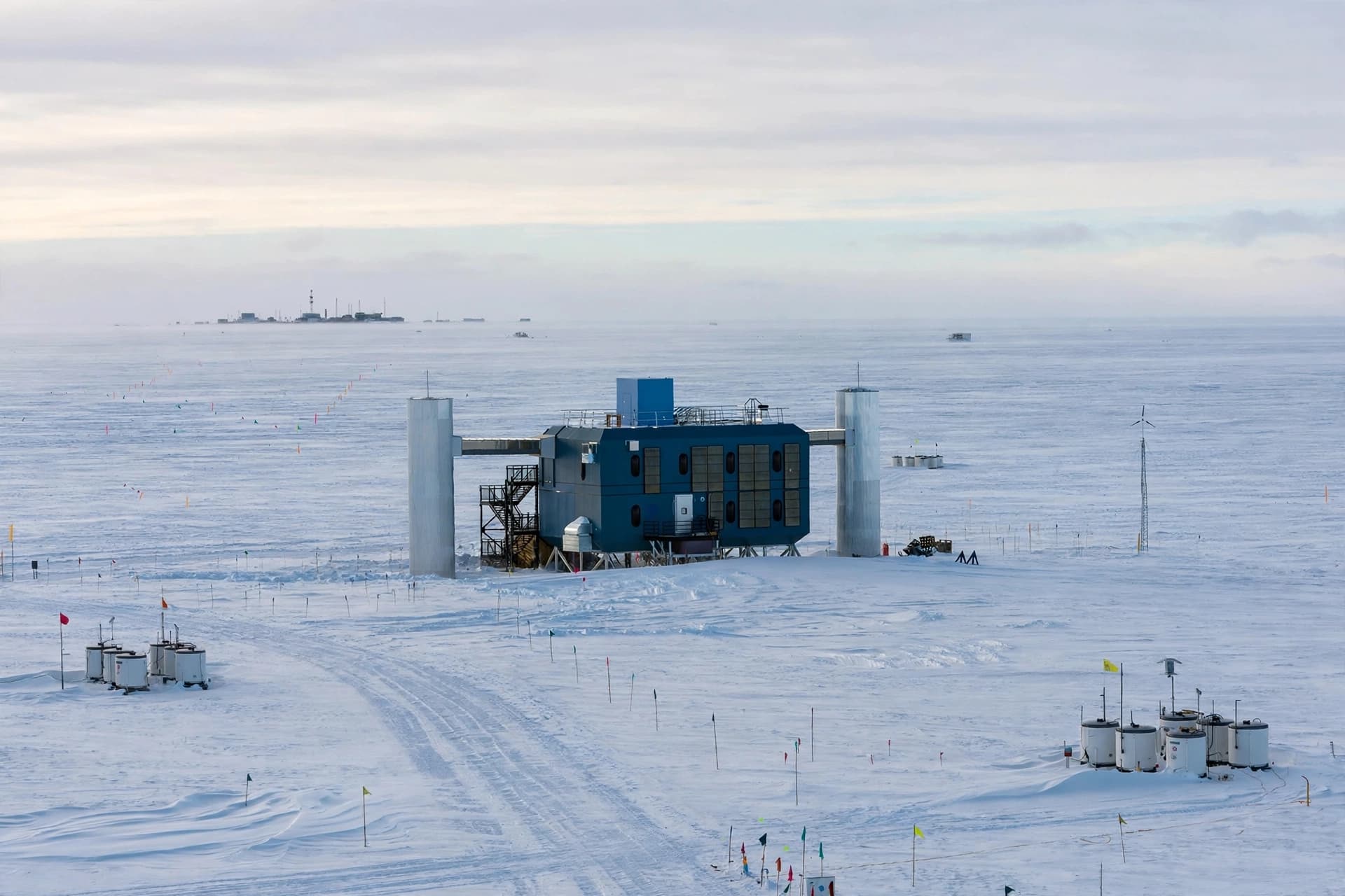 Francis Halzen wins Nobel physics prize for Antarctic 'ghost particle' hunt.