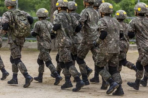 Taiwan to Mobilize Women Reservists Amid China Military Pressure