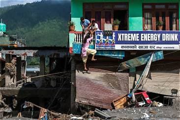 Rescuers Battle Floods and Debris as Himalayan Disaster Death Toll Nears 800